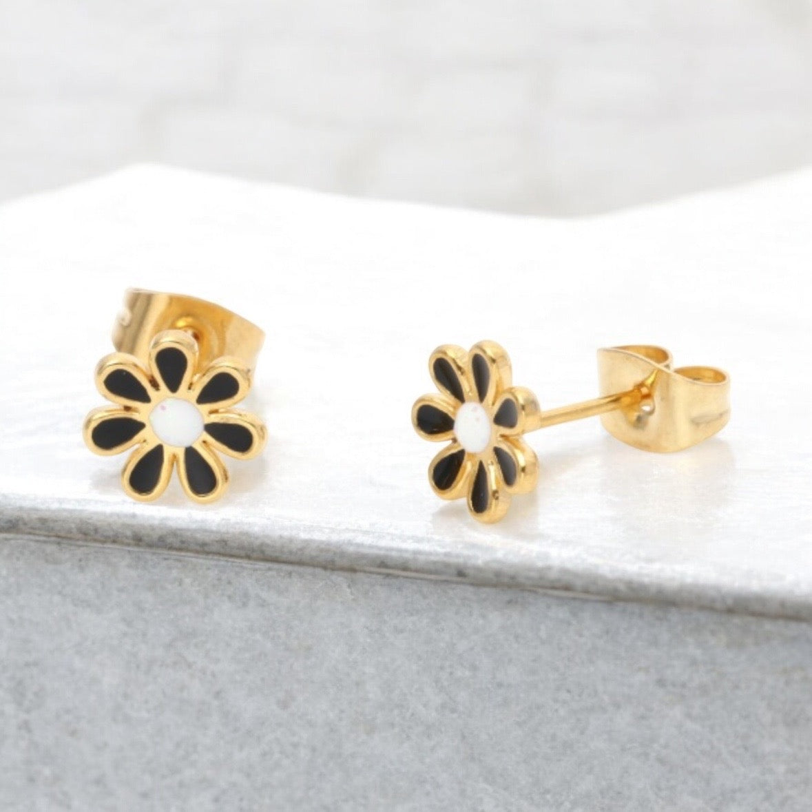 Daisy’s Earrings