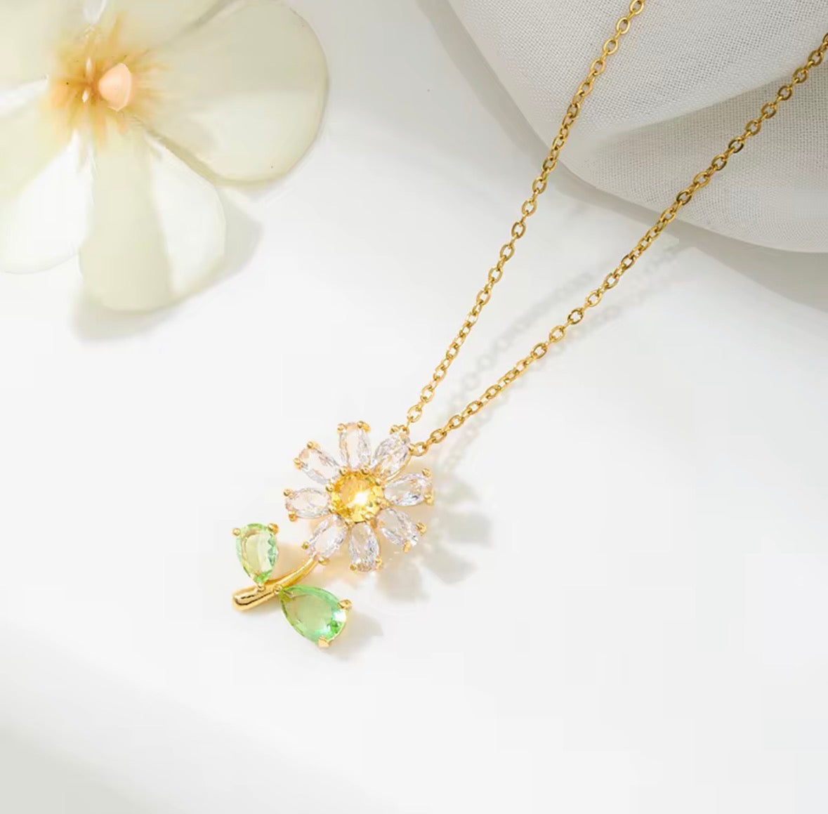Lina Bloom Necklace