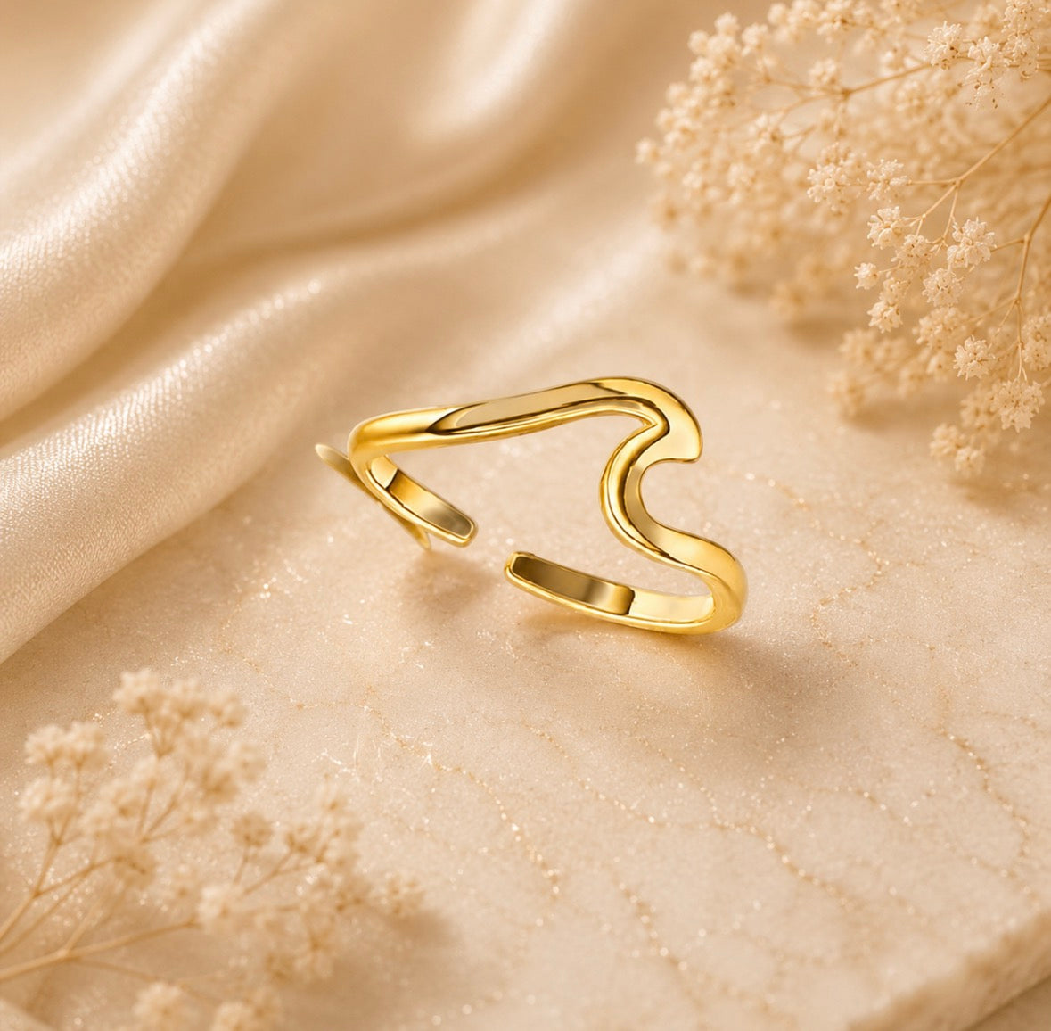 Lunelle Barefoot Wave Toe Ring