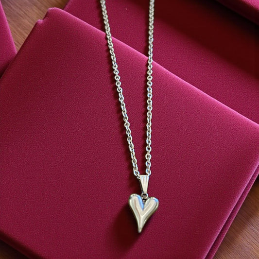 Silver heart-shaped pendant necklace made in Quebec