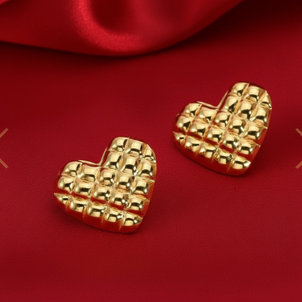 Amélie Heart Stud Earrings