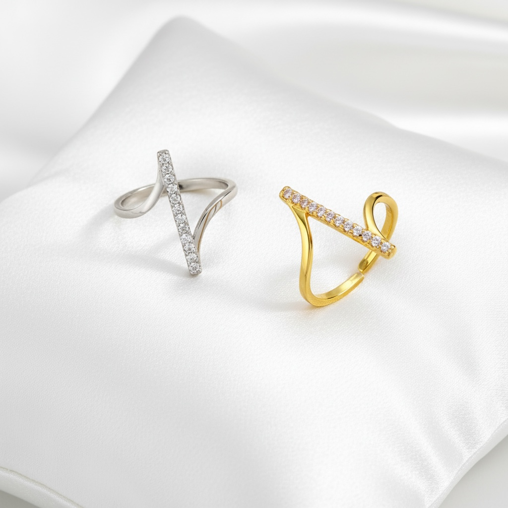 Lumière Curve Ring