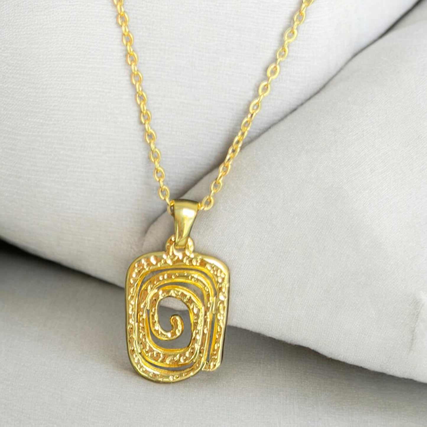 Lola Necklace