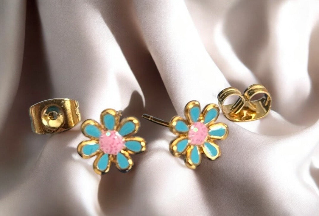 Daisy’s Earrings