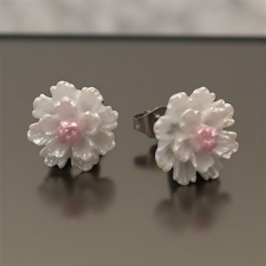 Carna’s Stud Earrings