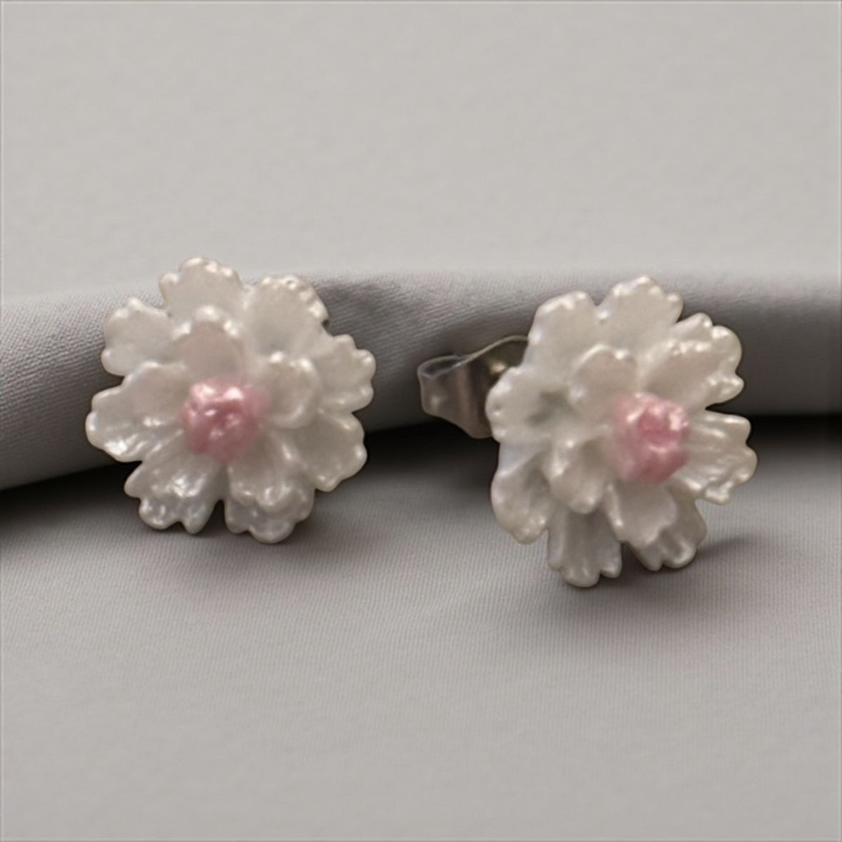 Carna’s Stud Earrings