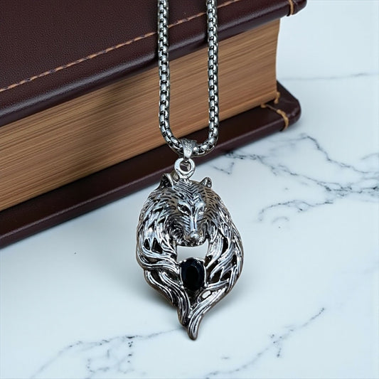 Silver wolf pendant necklace 